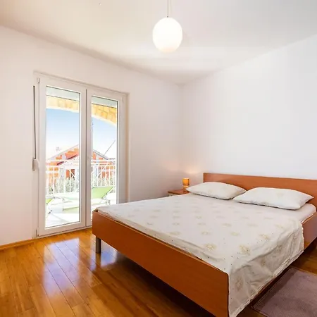 Apartman Anka * Ясенице