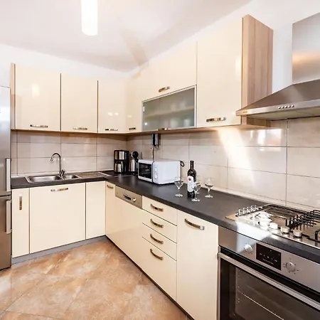 Apartman Anka * Ясенице